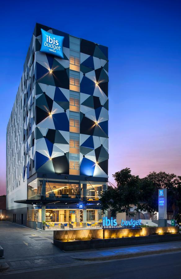 Ibis Budget Cirebon Eksteriør bilde